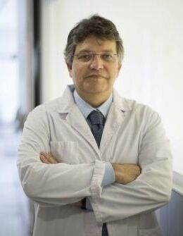 Doutor Especialista en enfermidades infecciosas Manuel